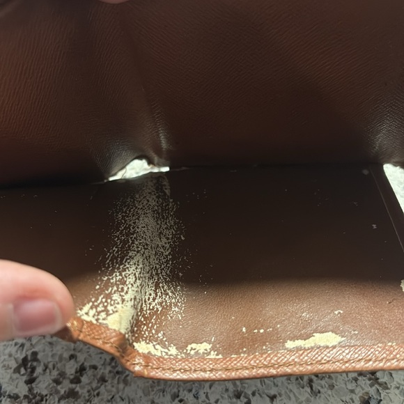 Pre-loved LV wallet - Picture 7 of 7